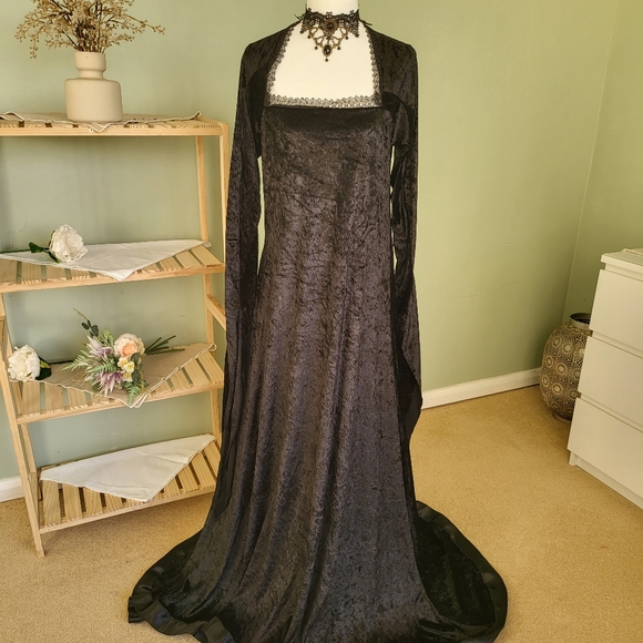 Medieval costume - Picture 2 of 3